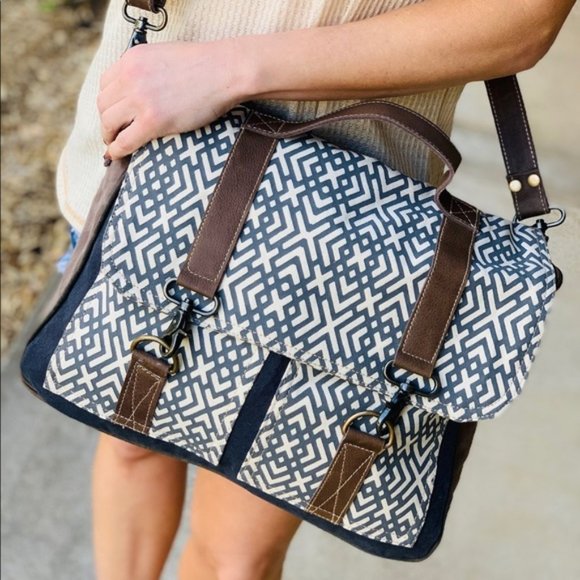 Handbags - LAST ONE! X Design Messenger Bag